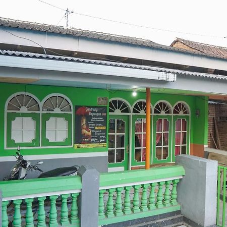 Gandrung Payungan Family Inn Banyuwangi  Exterior photo